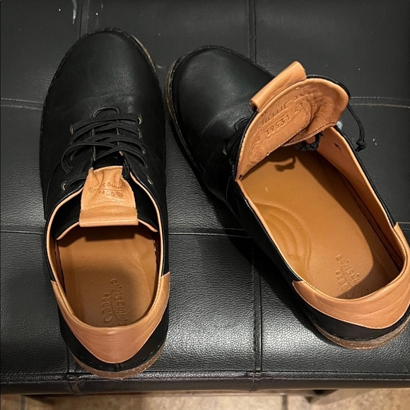 Spring Step Black Leather Men’s Chukka Boots with Tan Lining